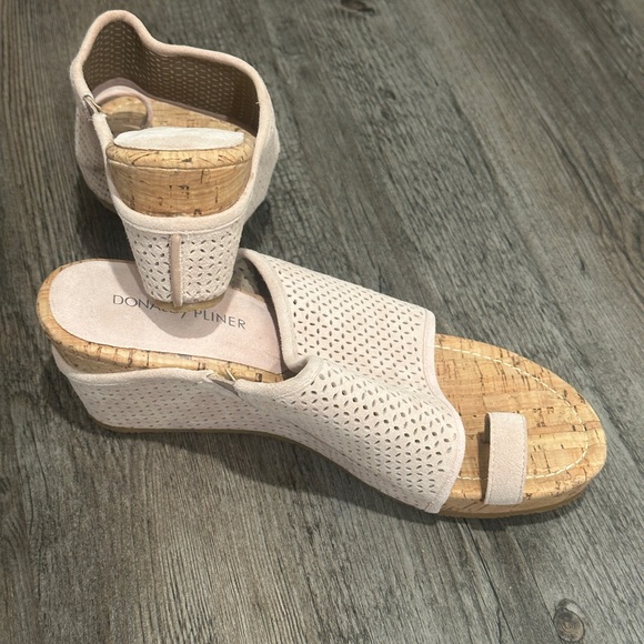 Donald Pliner Gyer Wedge Sandals Sz 7.5 Nude Blush Raffia Cork Platform - Picture 4 of 11